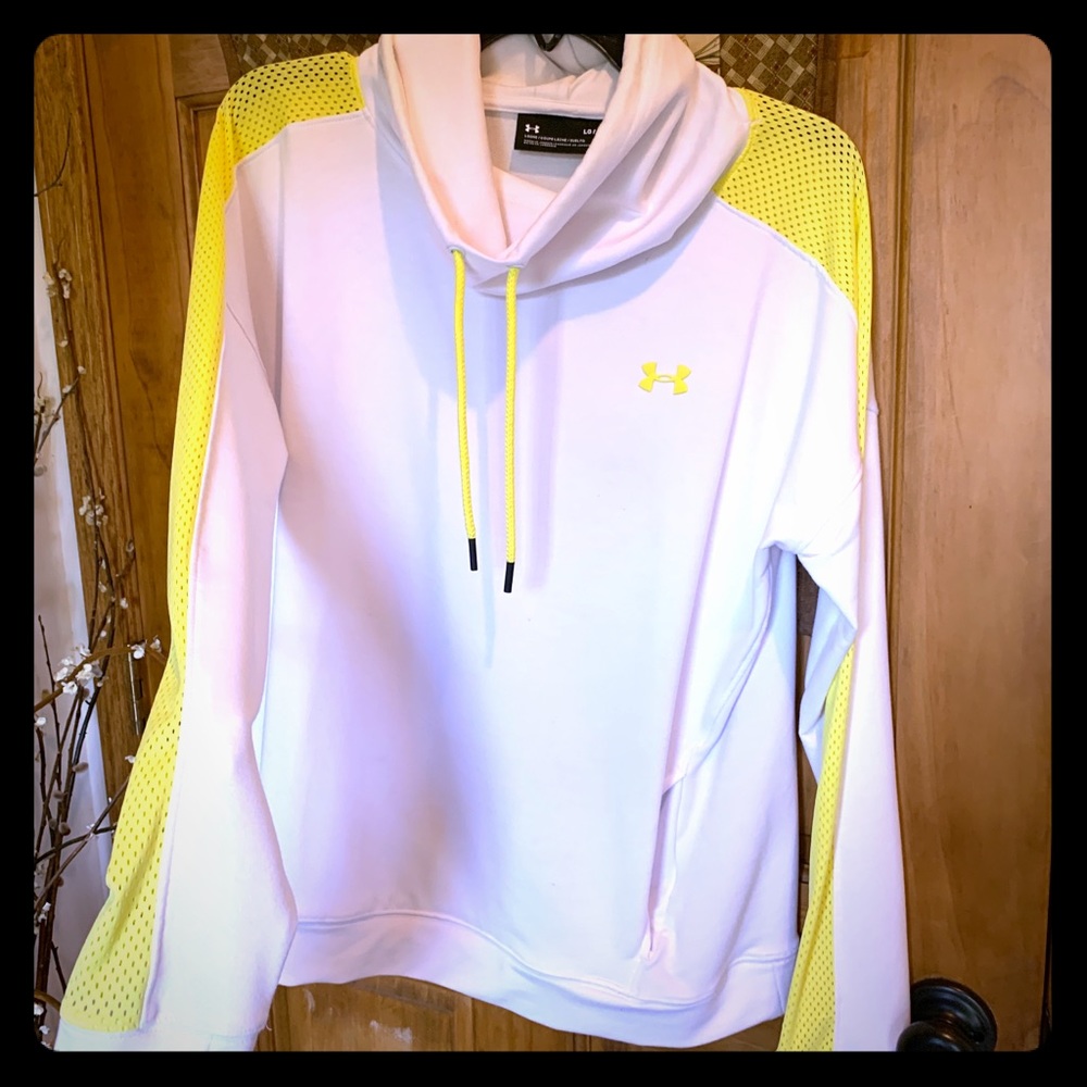 🌻☀️ Under Armour slouchy funnel neck 
Pullover